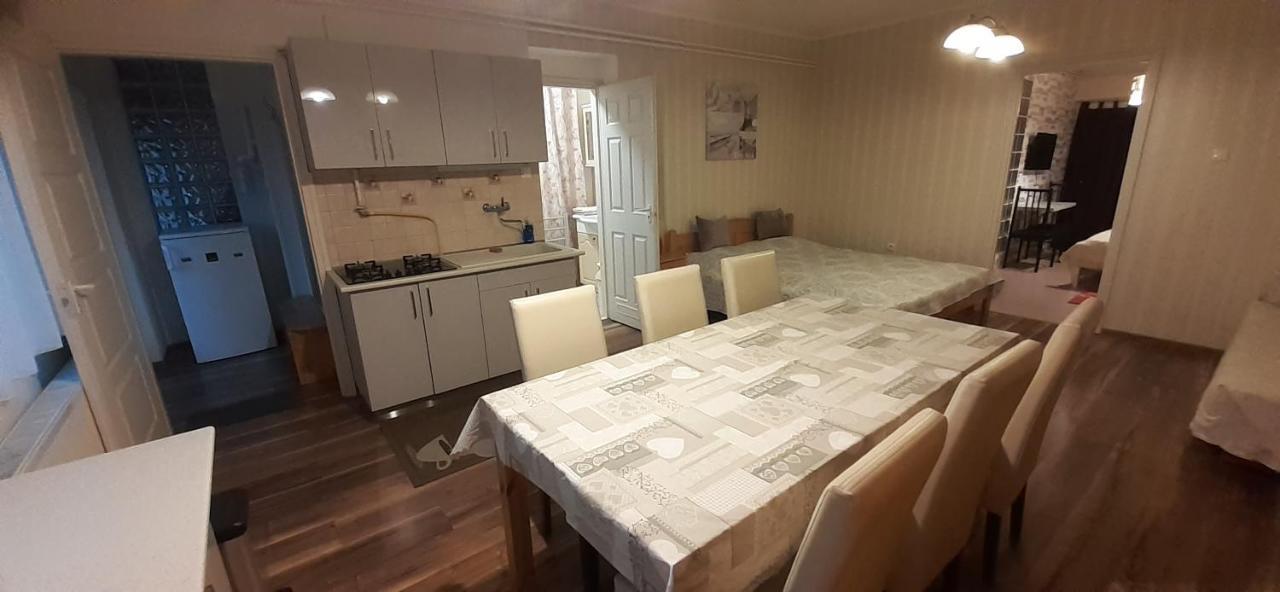 Oazis Apartmanhaz Hajdúszoboszló Zewnętrze zdjęcie