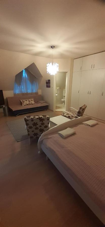 Oazis Apartmanhaz Hajdúszoboszló Zewnętrze zdjęcie