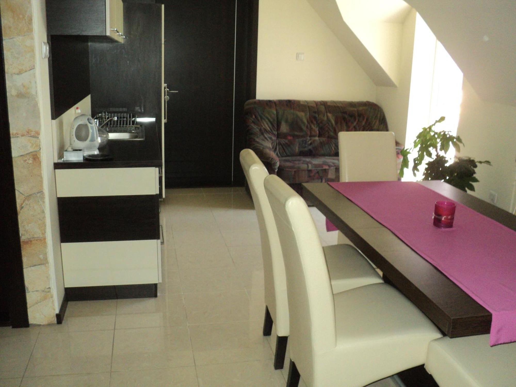 Oazis Apartmanhaz Hajdúszoboszló Zewnętrze zdjęcie
